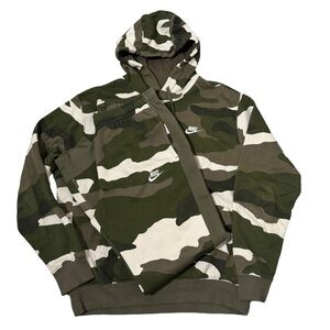 🏃‍♂️ Nike Camo Sweatsuit Set - Hoodie & Joggers - Green/White Camo